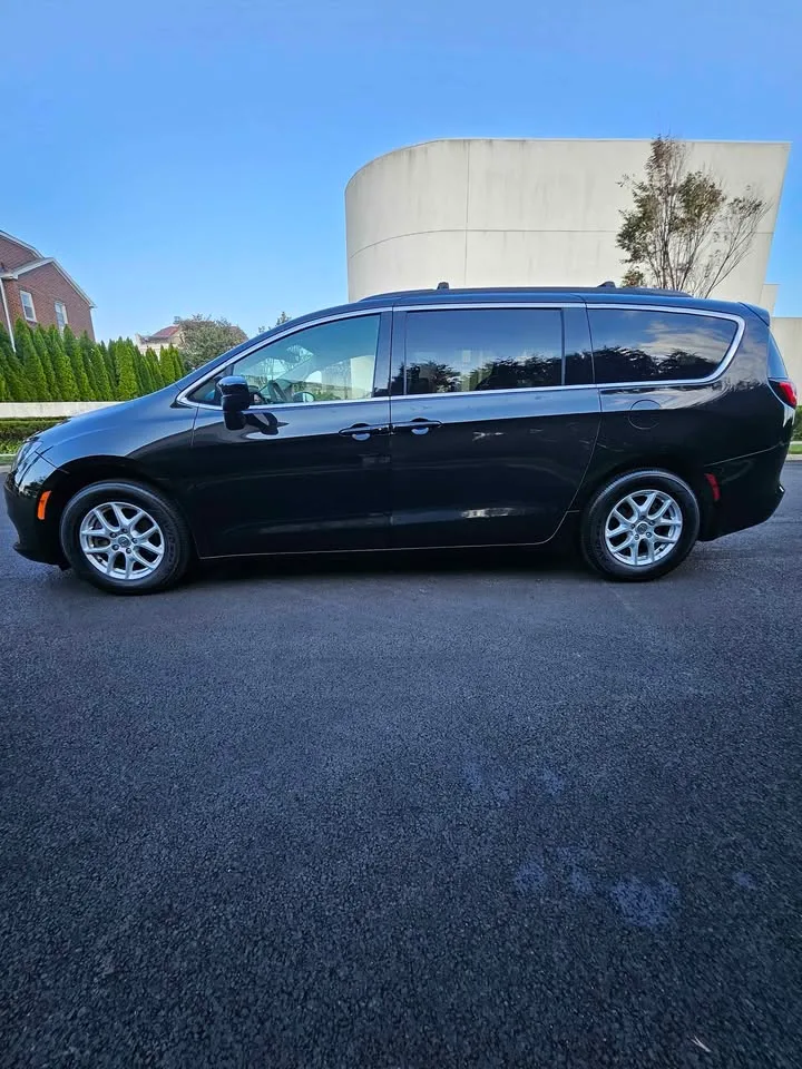 2020 Chrysler Voyager · LXI image indicator(2)