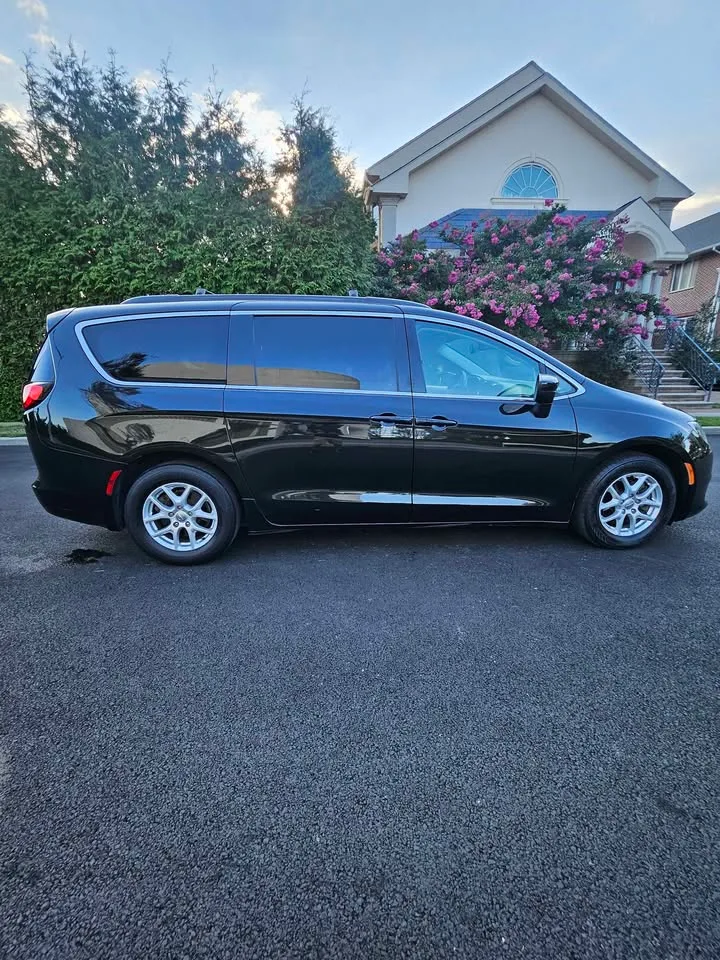 2020 Chrysler Voyager · LXI image indicator(6)