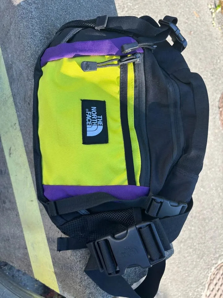 NorthFace Supreme Waist bag image indicator(2)