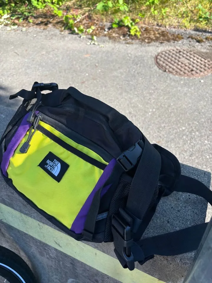 NorthFace Supreme Waist bag image indicator(5)