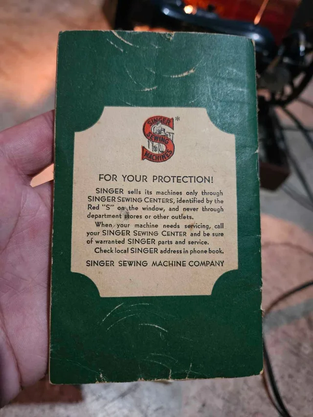 Singer 128 Sewing Machine (1939) – Complete Set image indicator(6)