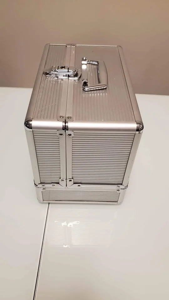 Aluminum cosmetic storage case image indicator(2)