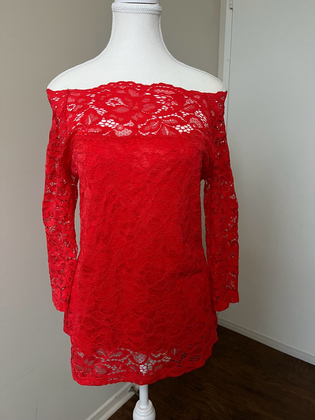 La Chateau/Suzy Shier Red Lace Top - photo 5