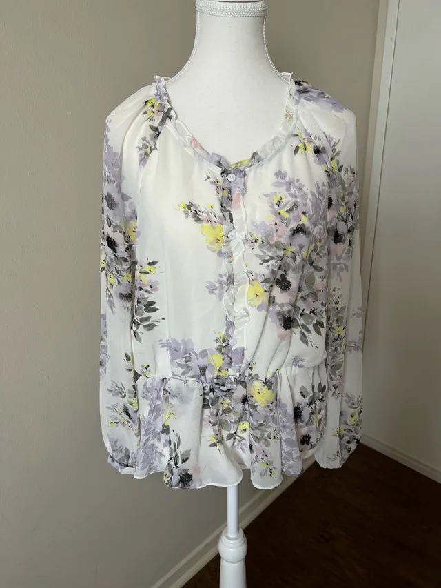 Suzy Shier floral top thumbnail