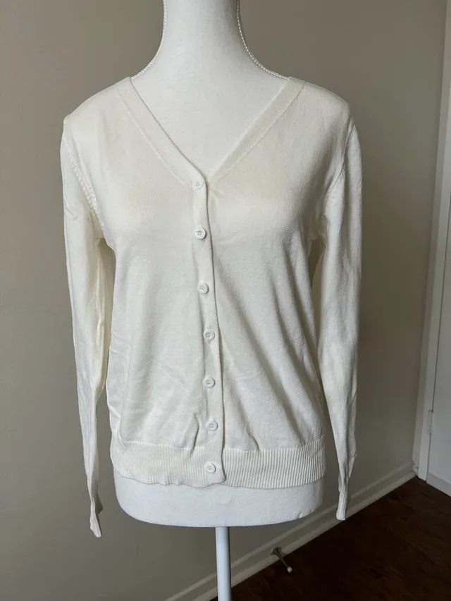 Cardigan thumbnail