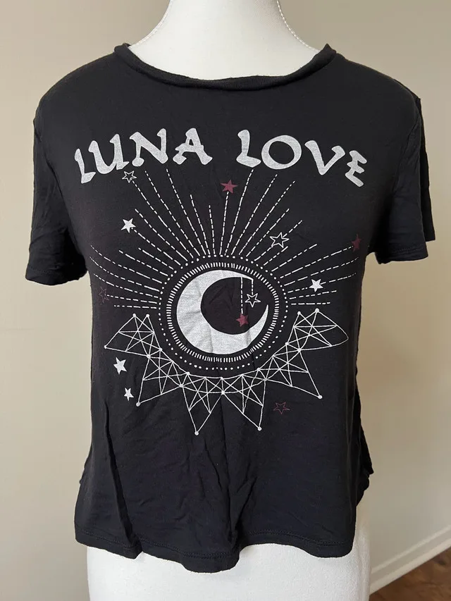 H&M Divided Luna Love Tee image indicator(2)