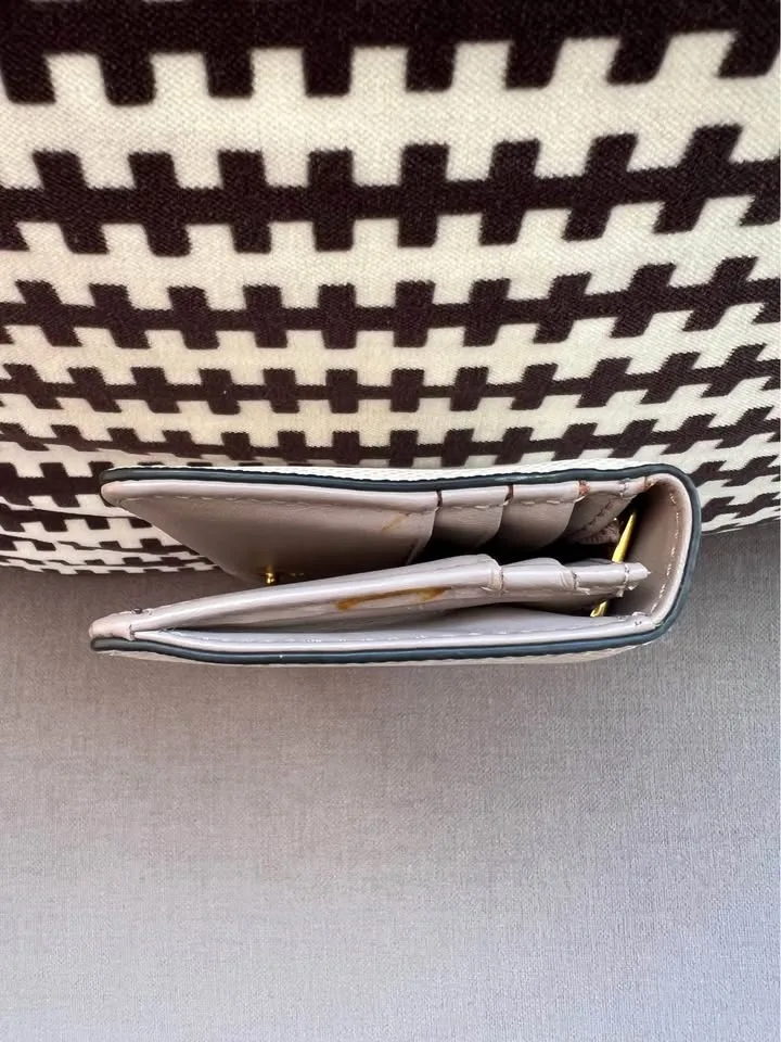 Marc Jacobs Bow Leather Wallet - Taupe Gray image indicator(7)