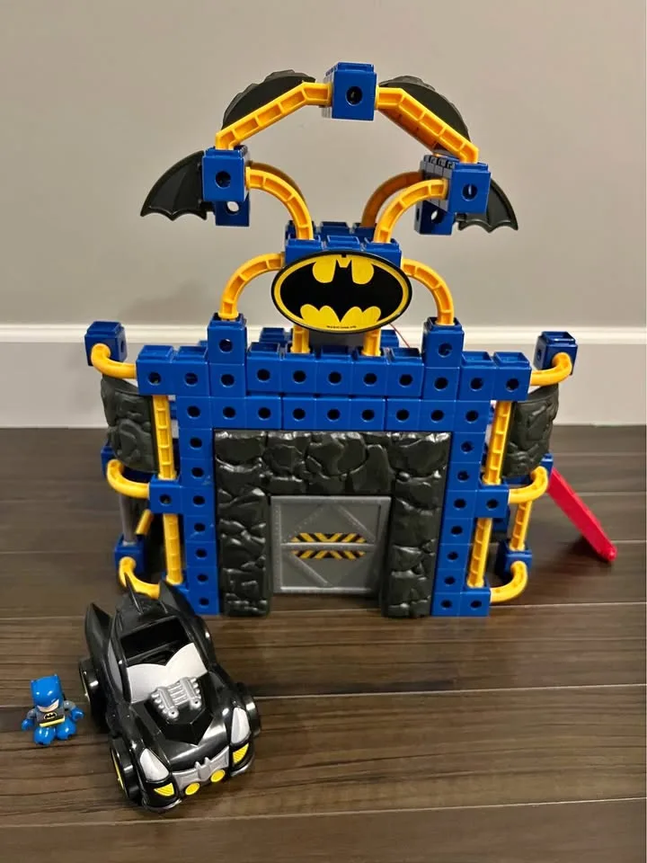 TRIO DC Super Friends Batcave thumbnail