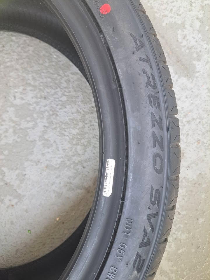 Almost new One Tire - All Season - photo 5