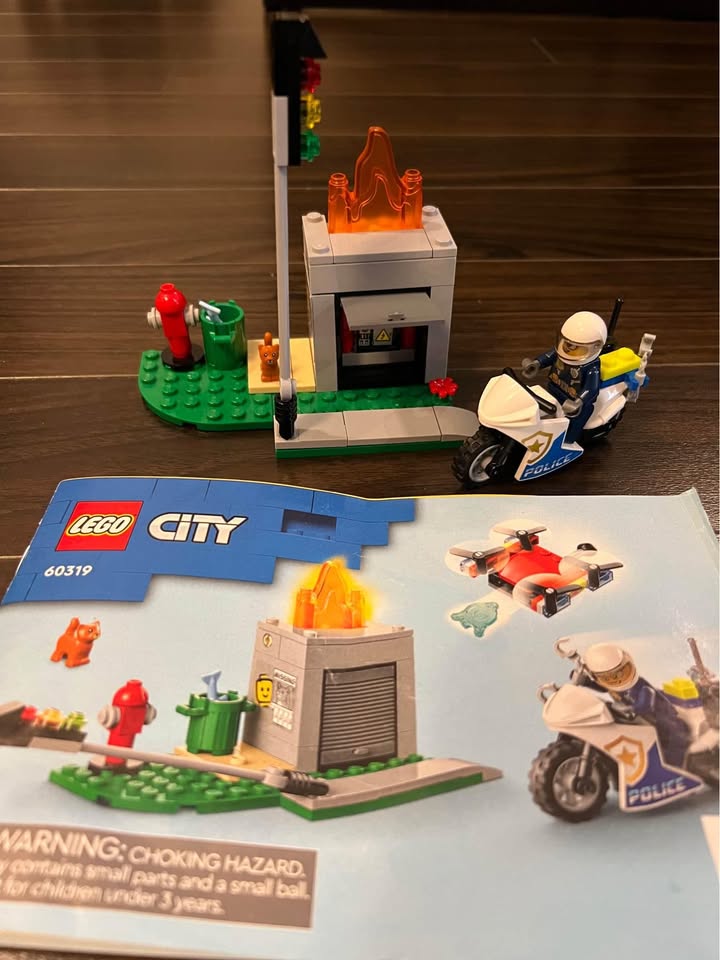 LEGO City Fire Rescue & Police Chase 60319 - photo 3