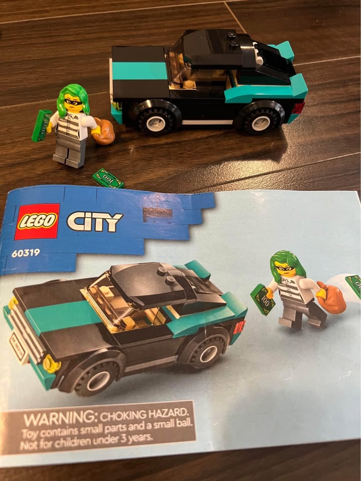 LEGO City Fire Rescue & Police Chase 60319 - photo 4