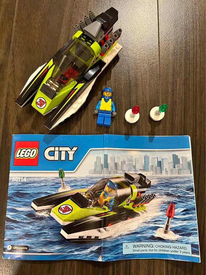 LEGO City Race Boat 60114 thumbnail