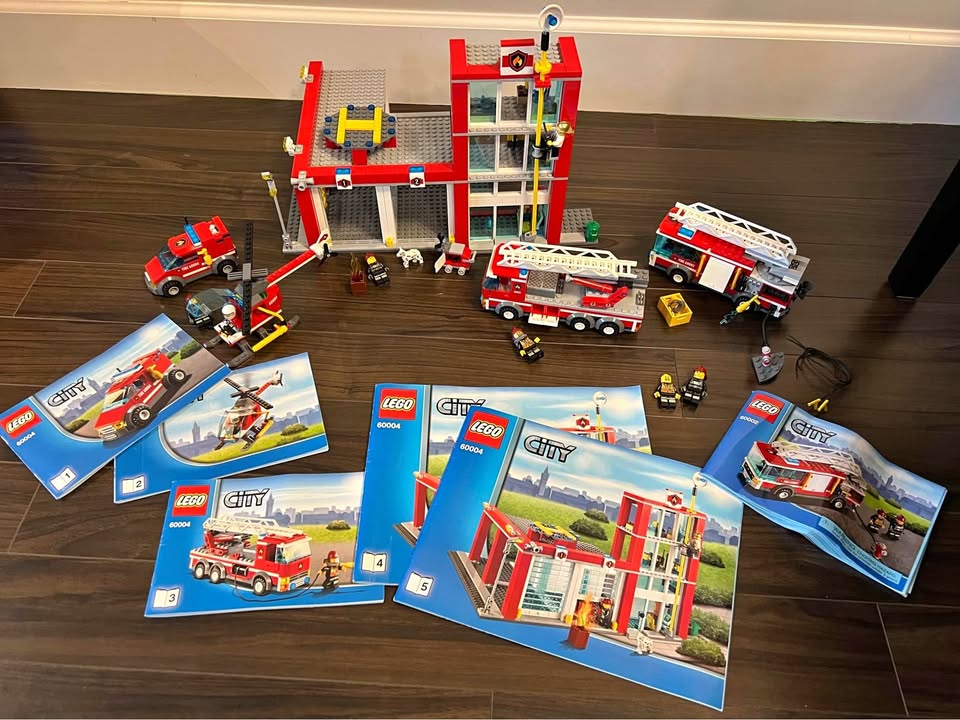 LEGO City Fire Station 60004 Fire Truck 60002