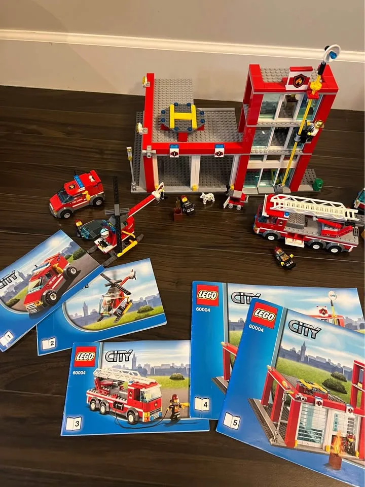 LEGO City Fire Station 60004 Fire Truck 60002 image indicator(2)