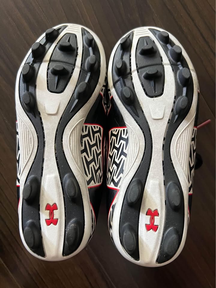 Kid’s Under Armour Soccer Cleats - photo 2