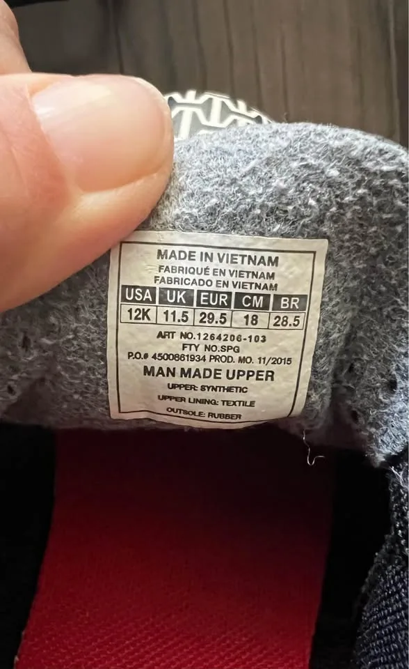 Kid’s Under Armour Soccer Cleats image indicator(3)