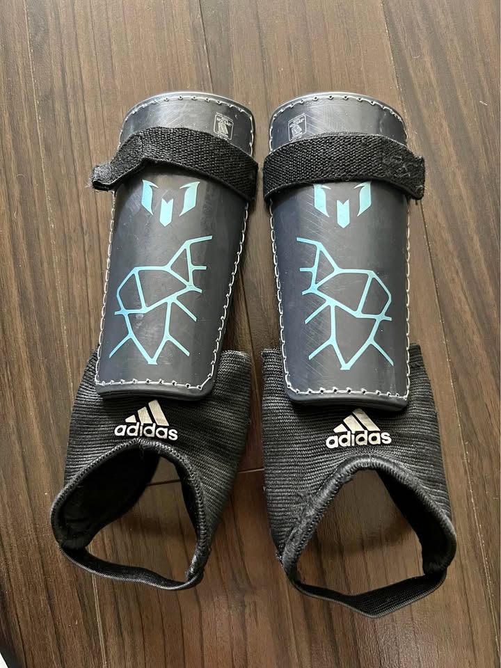 Adidas kid’s soccer shin guards