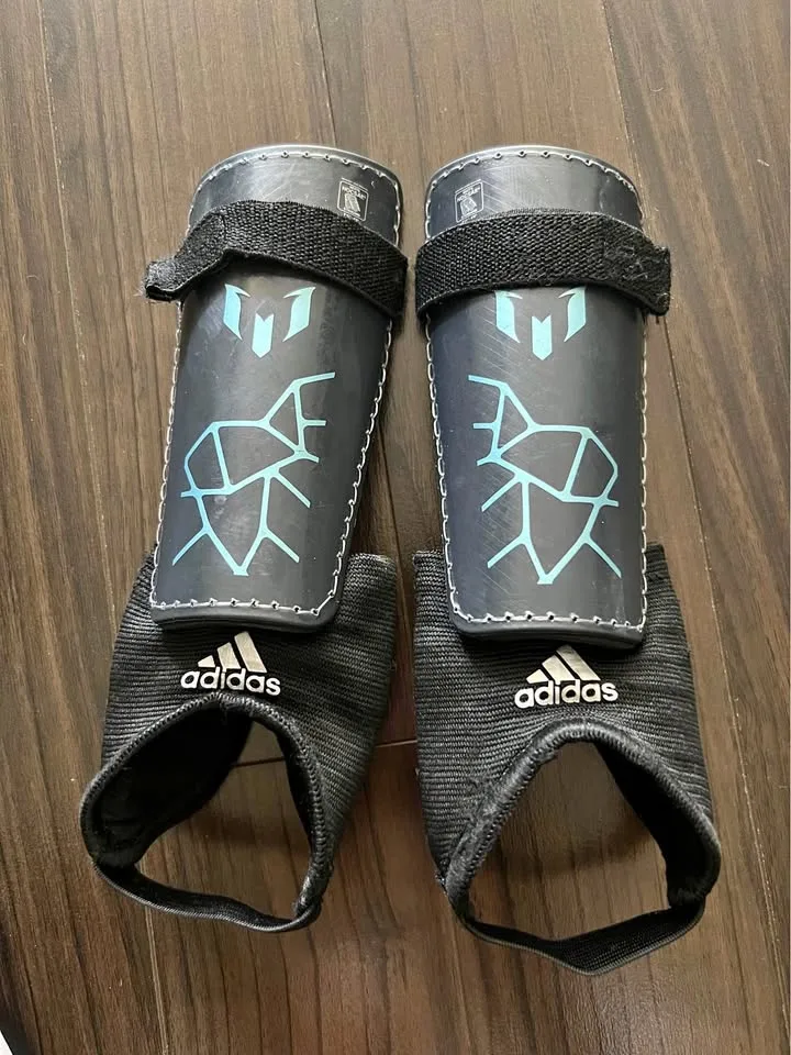 Adidas kid’s soccer shin guards thumbnail
