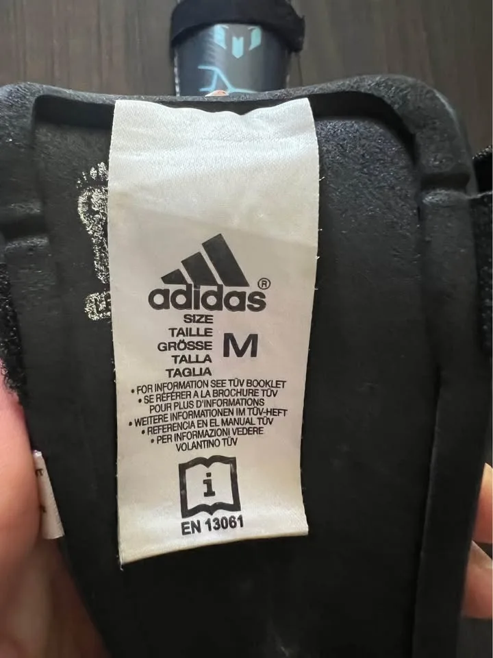 Adidas kid’s soccer shin guards image indicator(2)