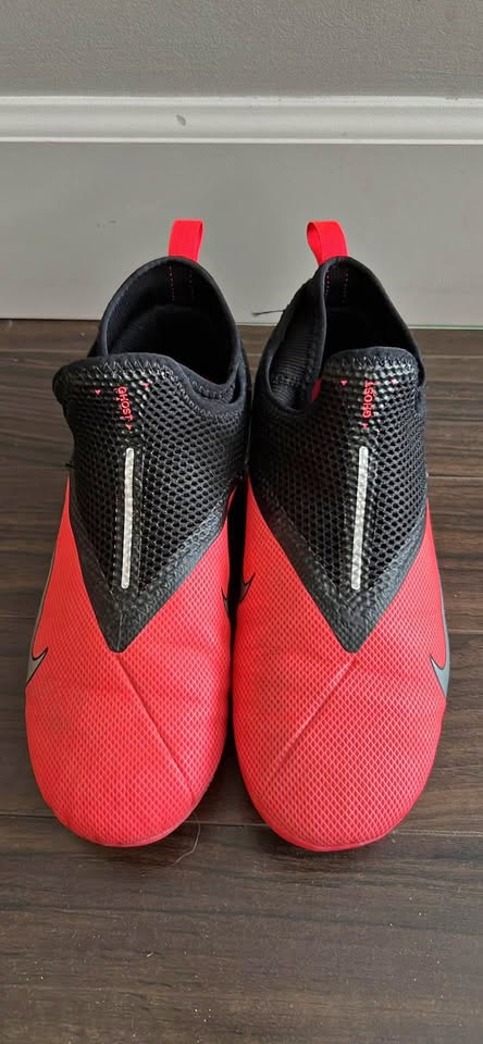 Soccer Cleats (size Y6)
