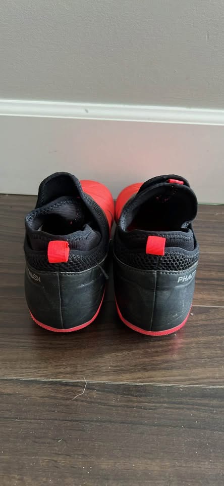 Soccer Cleats (size Y6) - photo 3