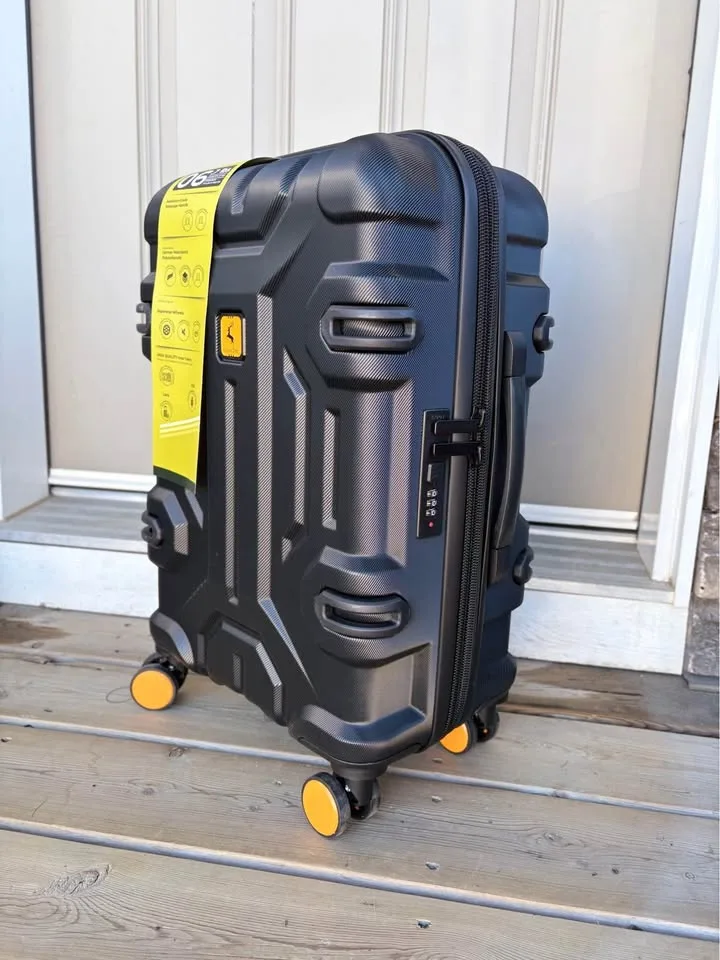20” Brand New Carry on with Rugged Body $50 Each image indicator(2)