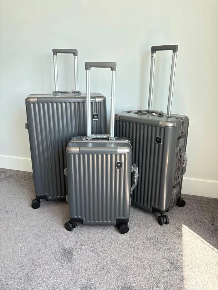 New Zipperless Luggage Set 3 Pc 🇨🇦 image indicator(2)