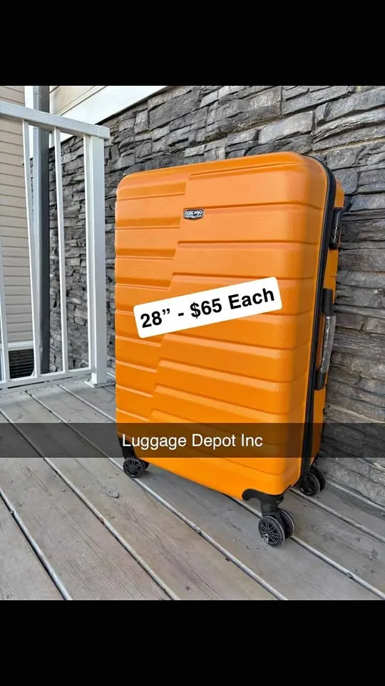 New 28" Large Checked Bag(GST & 5 Years Warranty Included) thumbnail