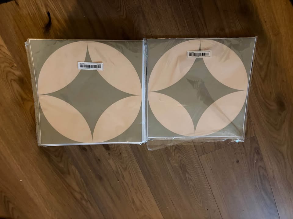 60 Vinyl peel and stick floor or wall tiles - photo 5