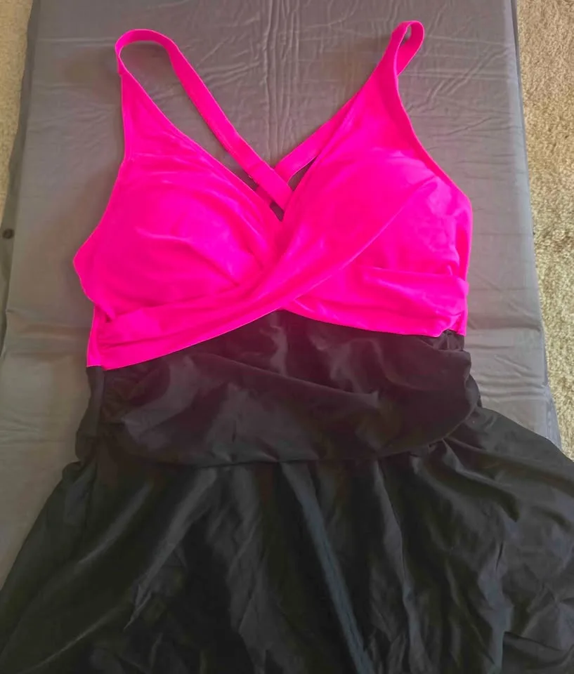 Hot Pink & Black Swim Dress – Size 2XL 💗🖤 thumbnail