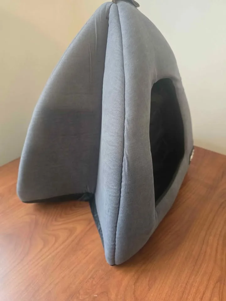 Cozy Grey Pet Tent Bed 🐾🐱🐶 image indicator(2)