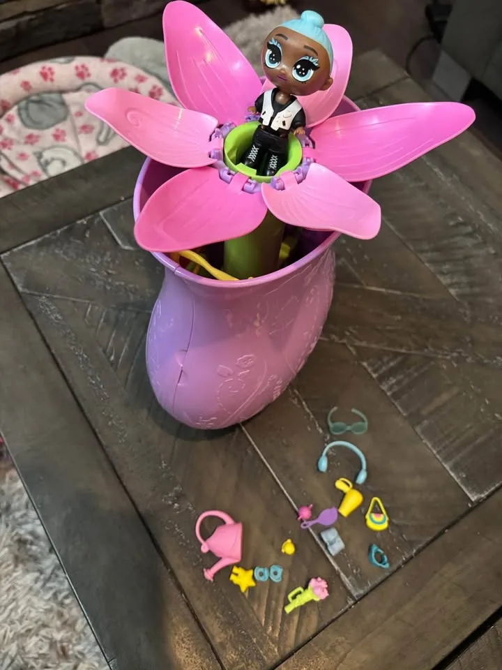 Blume Secret Surprise Garden image indicator(7)