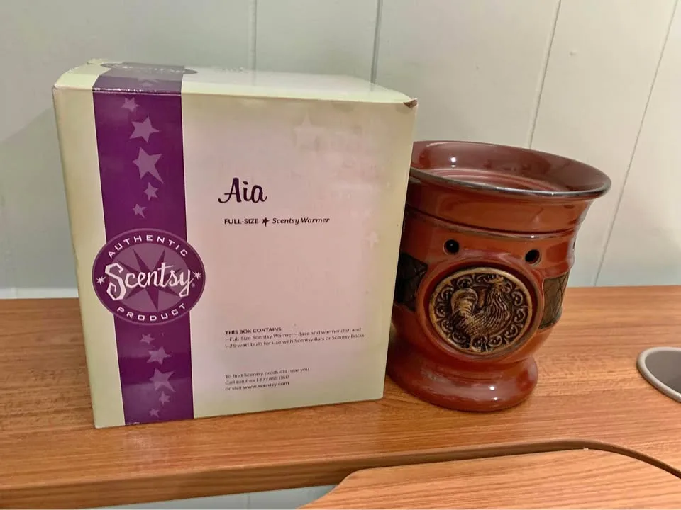 Scentsy Wax Warmer - brand new thumbnail