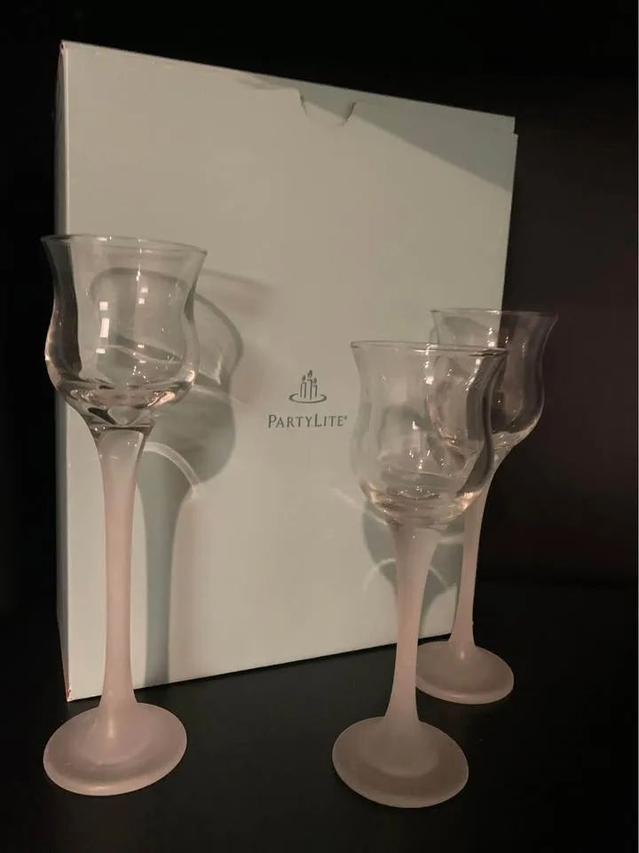 Iced Crystal Partlite Trio Candle Holder image indicator(2)