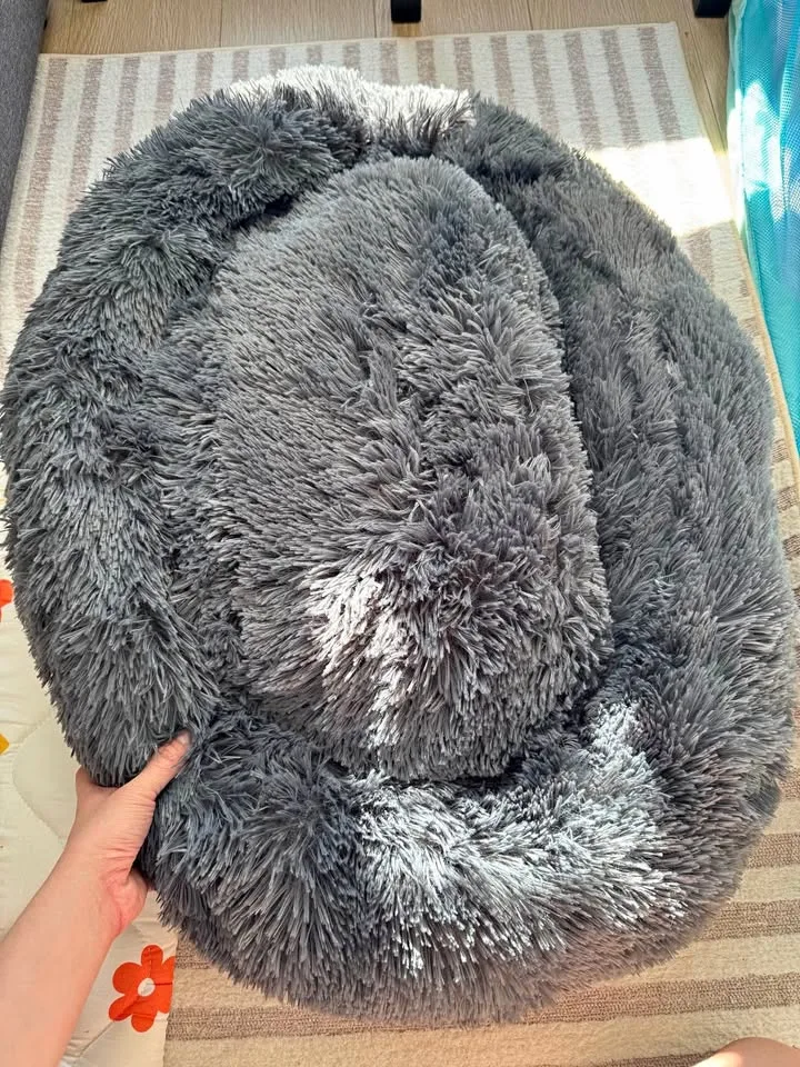 Long Plush Calming Dog/Cat/Pet Bed thumbnail