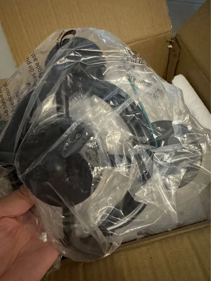 4 Light Farmhouse Chandelier image indicator(7)