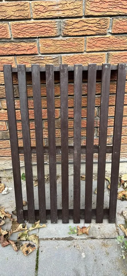 Painted Slatted wooden display pieces image indicator(2)