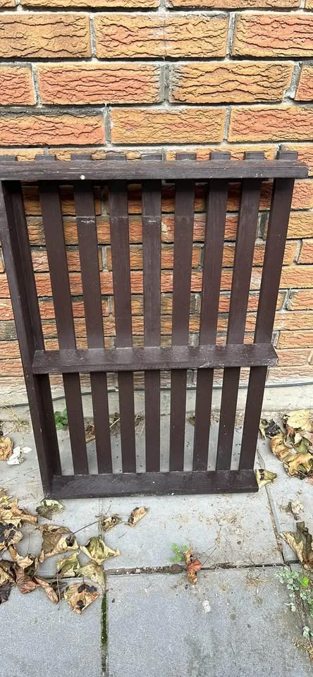 Painted Slatted wooden display pieces image indicator(3)