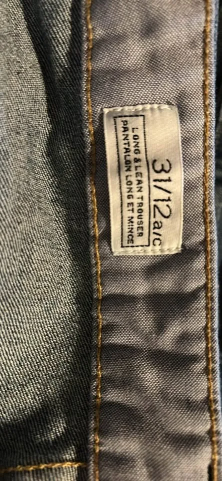 Women’s Gap Jeans image indicator(2)