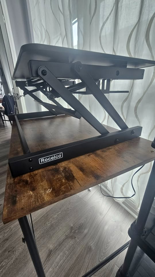 Rocelco Sit to Stand Desk Converter with Keyboard Tray