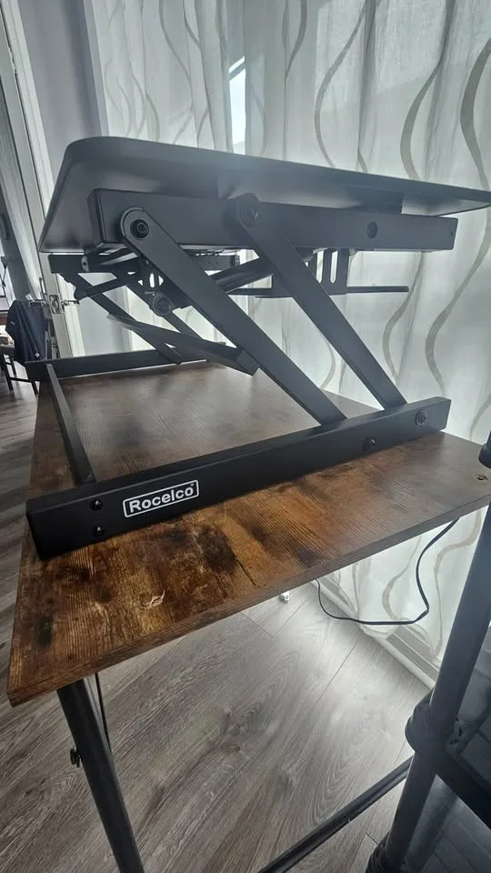 Rocelco Sit  Stand desk with keyboard tray