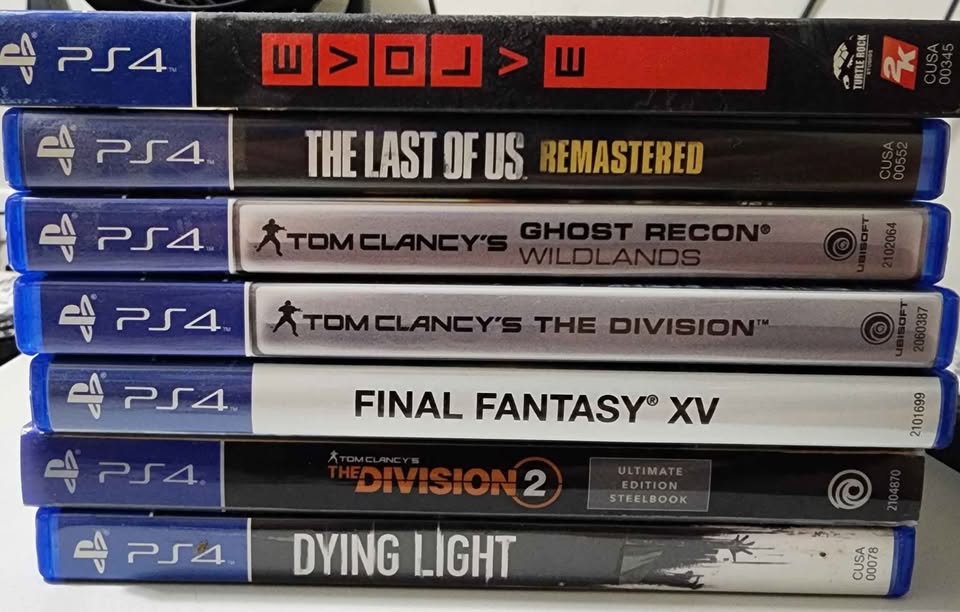 PS4 Pro w/ upgraded 2tb SSD + BNIB Controller & Games - photo 4