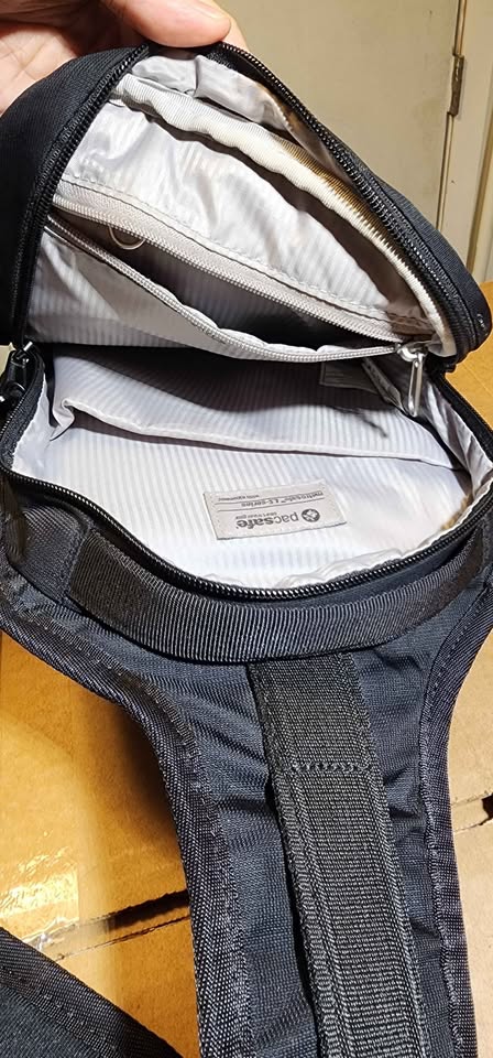 PacSafe Metrosafe LS Series Sling - Excellent Condition - photo 3