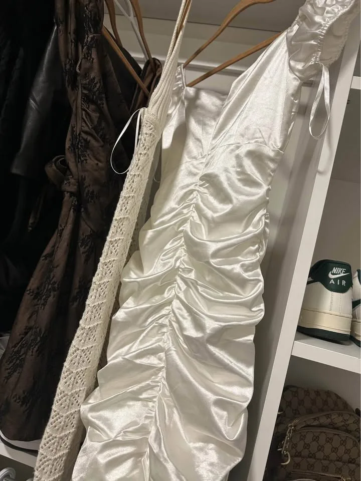 Tiger mist white dress image indicator(3)