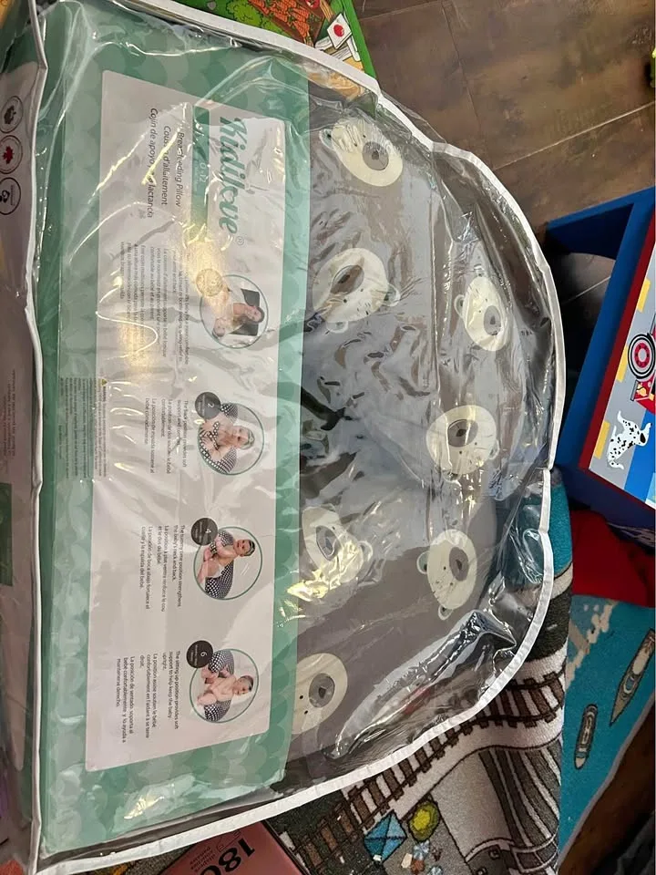 Breast feeding pillow