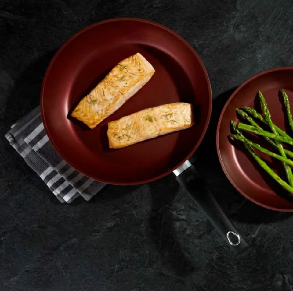 PADERNO 12” Non-Stick Frying Pan, Maroon image indicator(8)