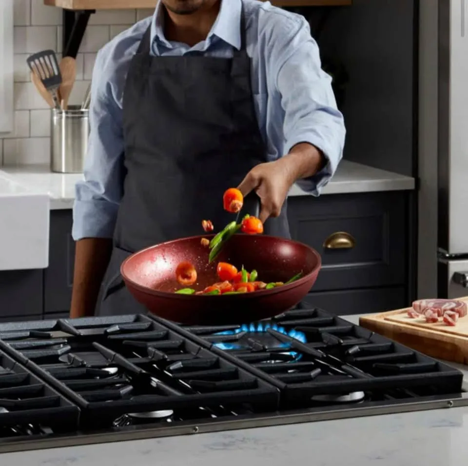 PADERNO 12” Non-Stick Frying Pan, Maroon image indicator(9)