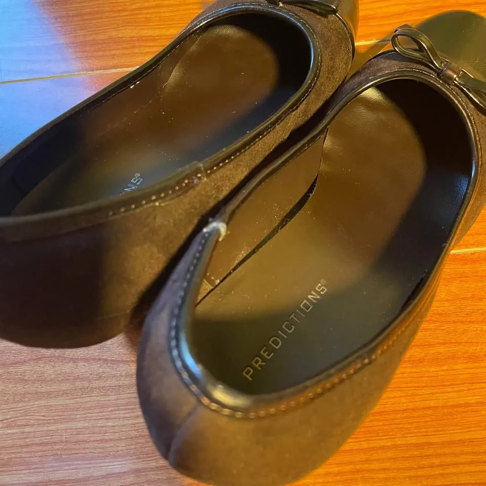 Size8W, Predictions Heels with Bow Accent image indicator(4)