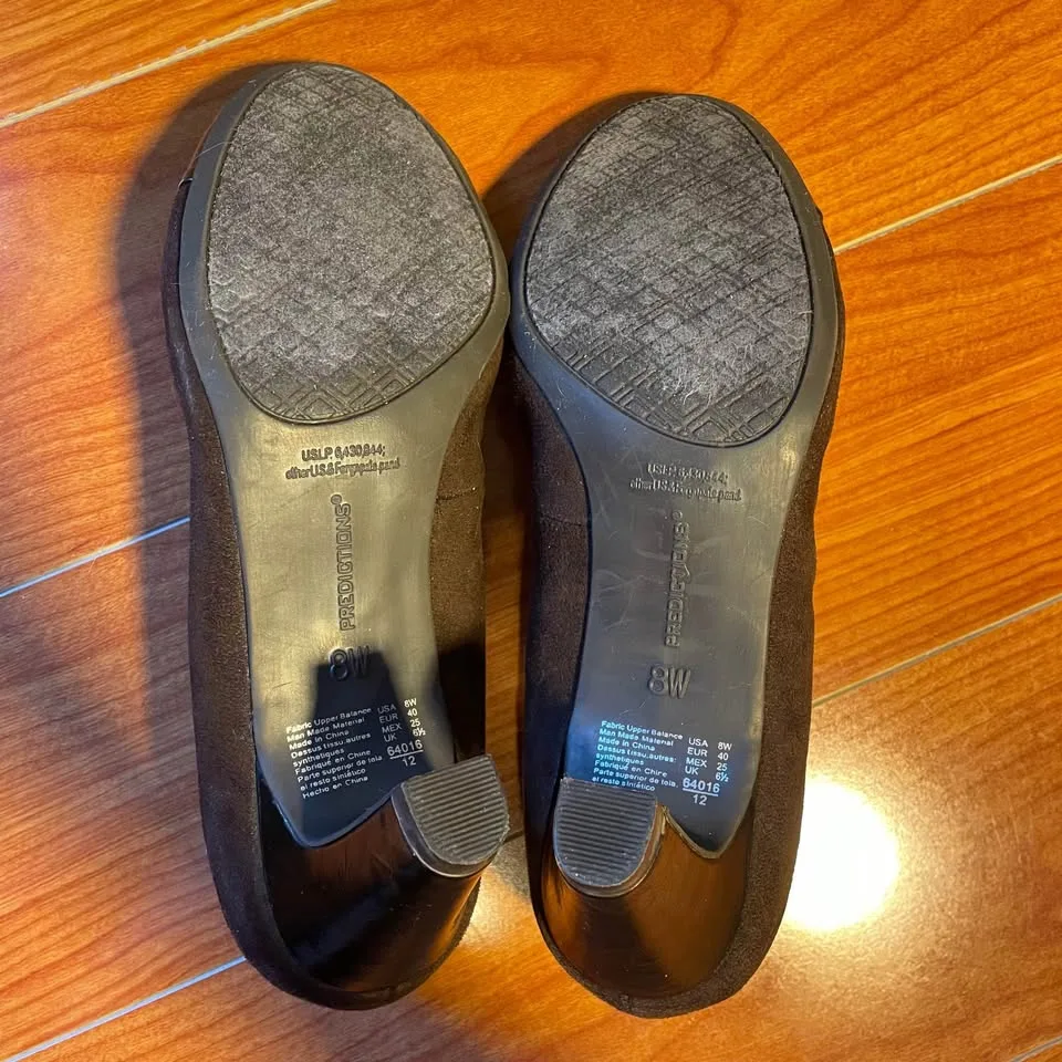 Size8W, Predictions Heels with Bow Accent image indicator(6)