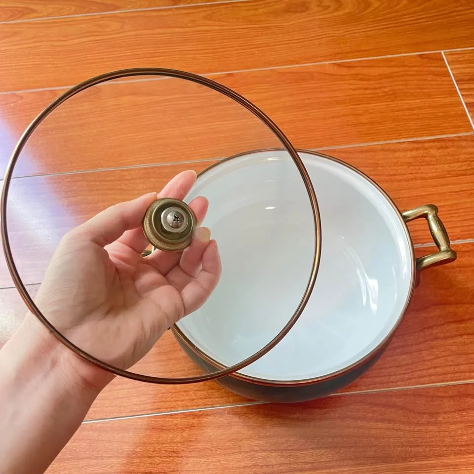 Vintage Enamel 2.5Q Casserole Pot image indicator(2)